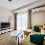 Luma Penthouses By * 티라나