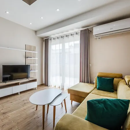 Luma Penthouses By * 地拉那